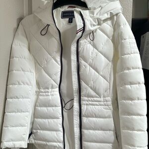 Tommy Hilfiger Women's White Puffer Jacket